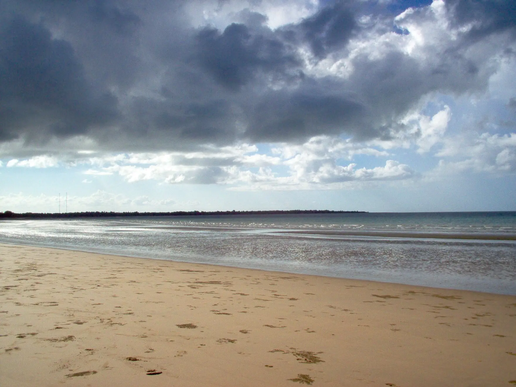 Torquay Beach and calm Hervey Bay water
