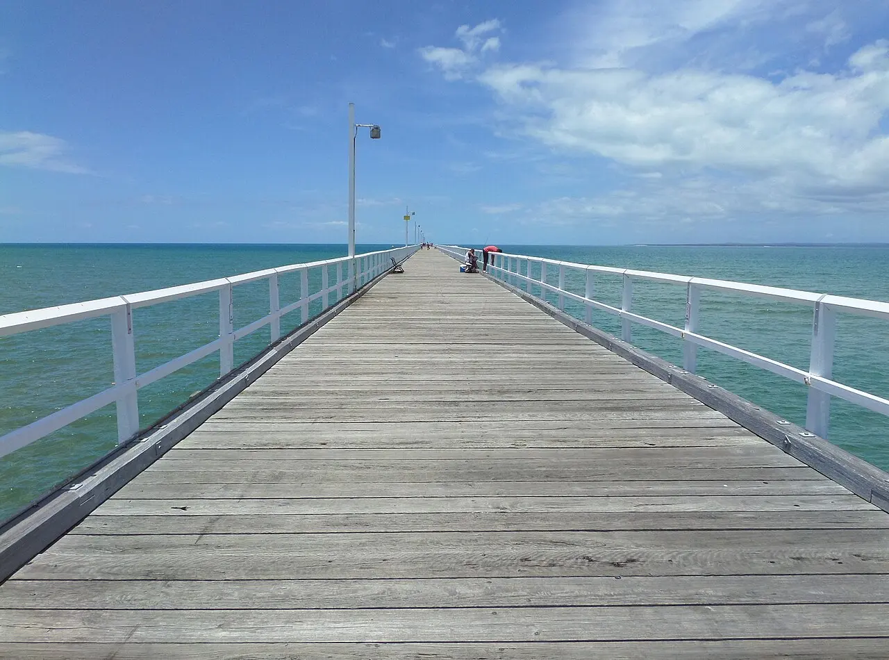 Urangan Pier and beach on Christmas Day